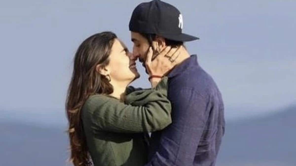 ‘Meri Sherni Mere Aage Khadi Thi’: Ranbir Kapoor Recalls Proposing To Alia Bhatt On 'KBC 18'